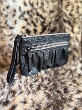 Simply Vera Vera Wang Black Textured Wristlet Clutch